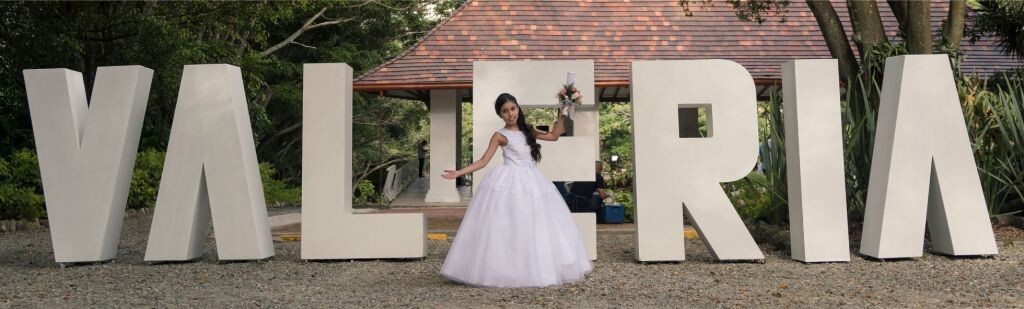 DECORACIÓN CON LETRAS GIGANTES MEDELLÍN